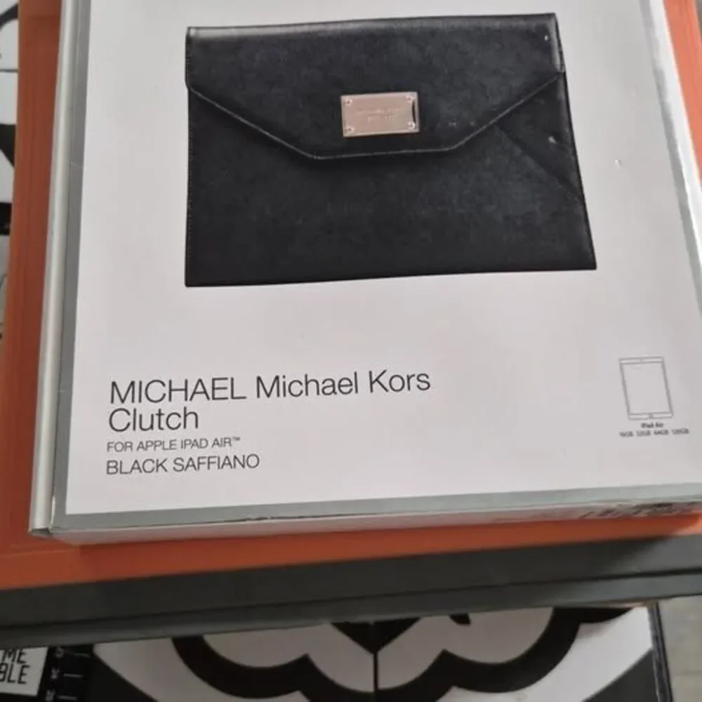 Michael Kors Clutch for Apple iPad Air Black Saffiano